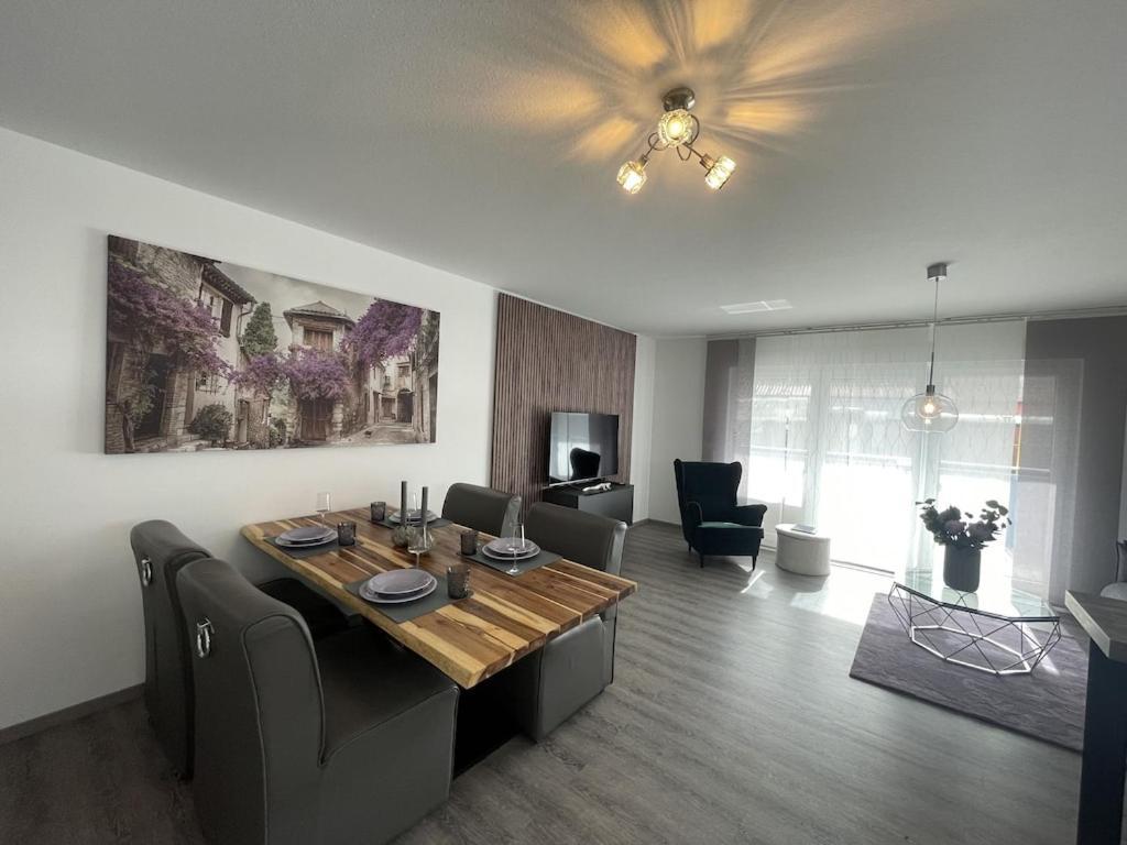 Exklusive Wohnung Zentral Mit Grossem Balkon Losheim Extérieur photo