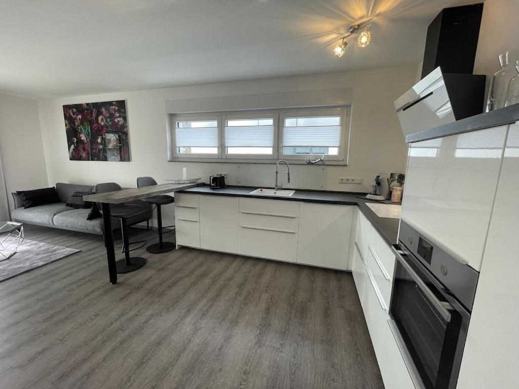 Exklusive Wohnung Zentral Mit Grossem Balkon Losheim Extérieur photo